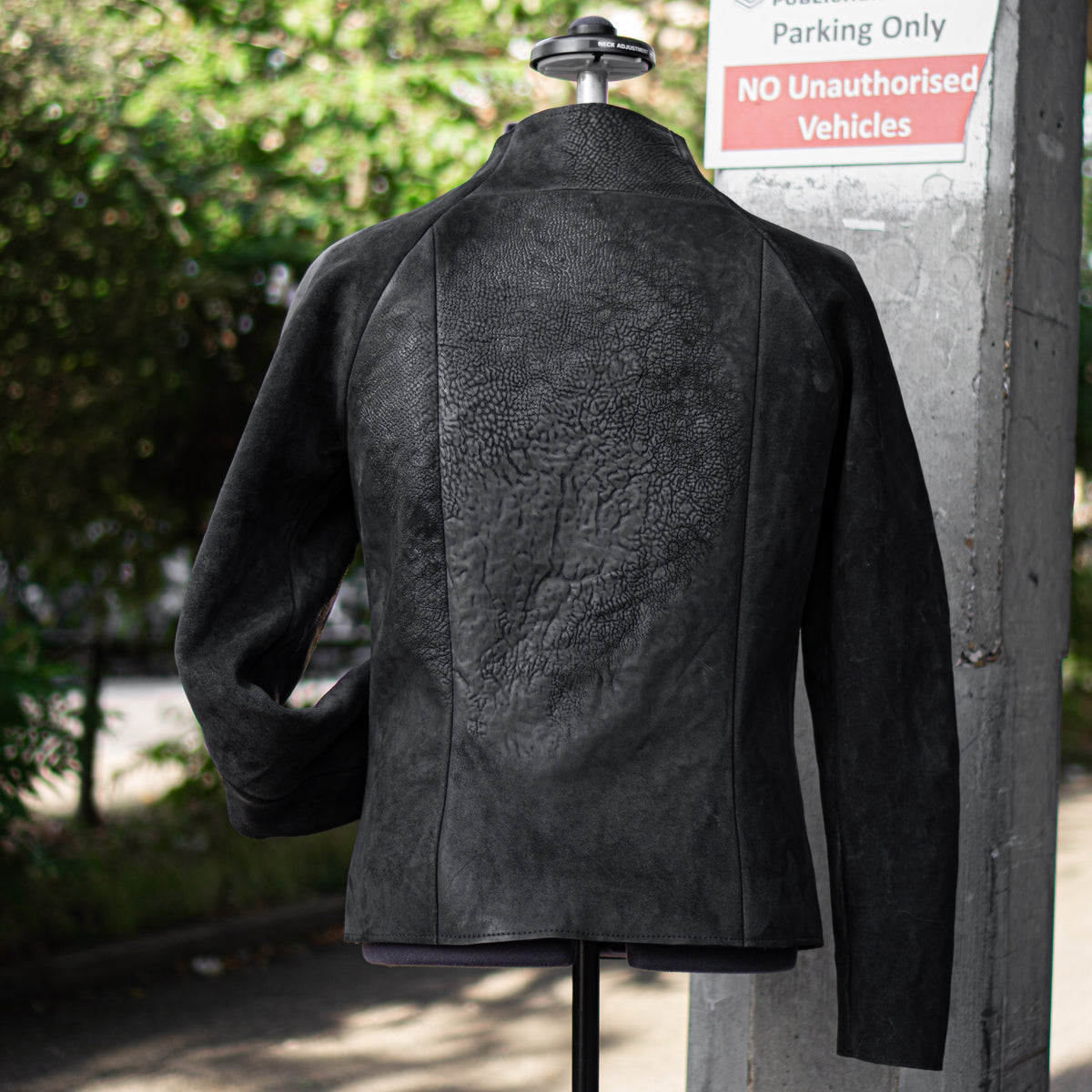 J05 raglan jacket in black reverse horse culatta – EIGENGRAU.LTD