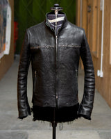 J03 black horse shoulder