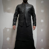 J05 in black horse shoulder