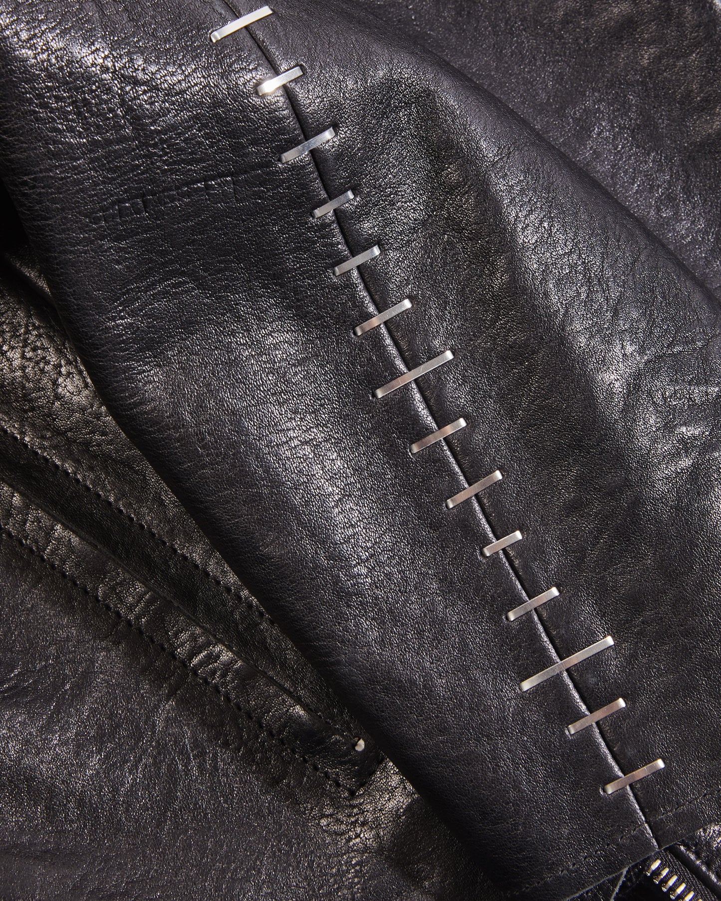 J03 Black Horse Shoulder Racer