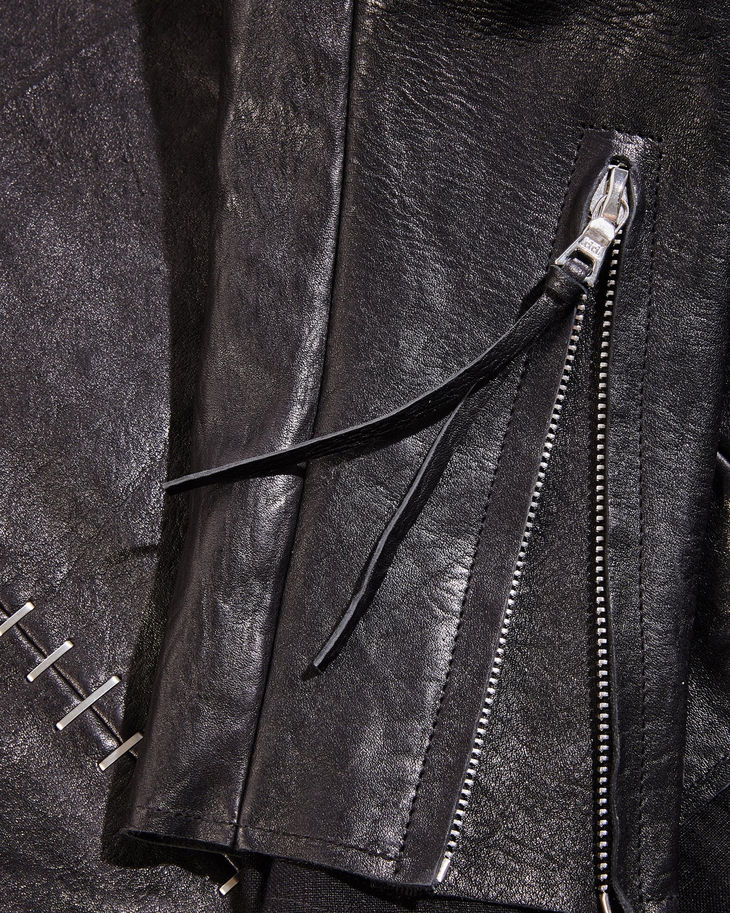 J03 Black Horse Shoulder Racer